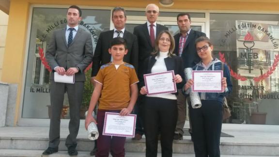 5. Türkiye Değer Ödülleri Yarışması İl Birincisi Olan Öğrencilerimiz Ödüllendirildi