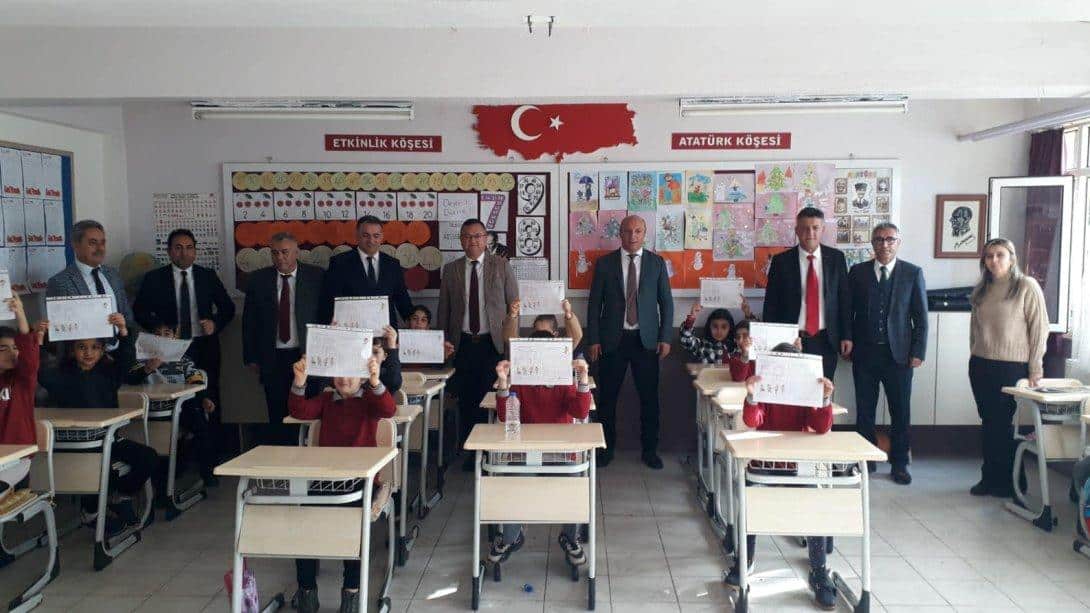 Altınova Atatürk İlkokulunda Karne Mutluluğu